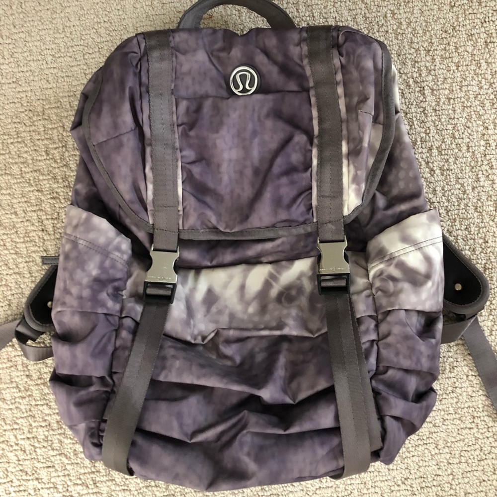 Lululemon wanderlust snowy owl backpack